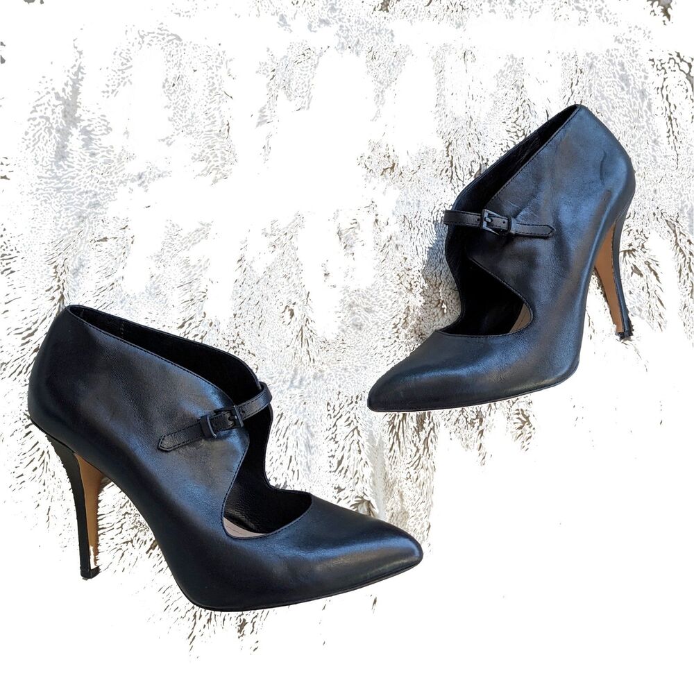 Pour La Victoire Ziegler Pointy Italian Leather Buckled Stiletto Blk Bootie Sz 8